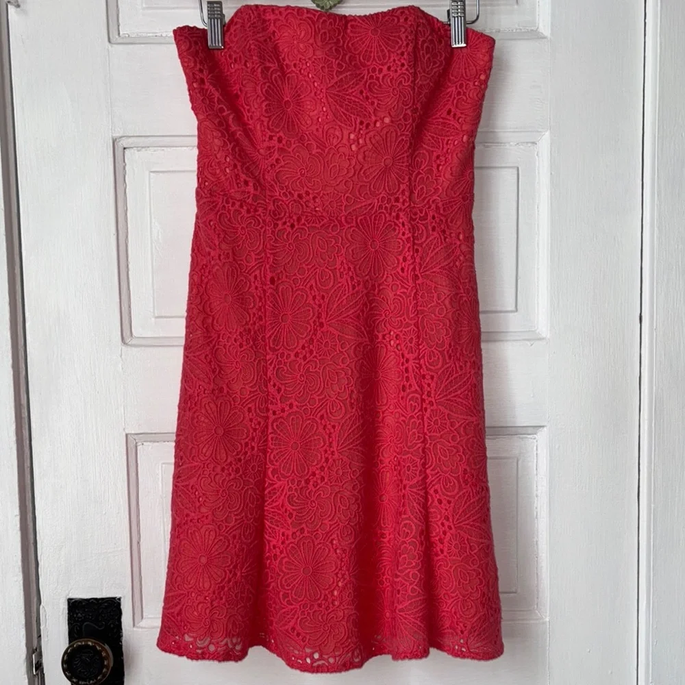 LILY PULITZER STRAPLESS EMBROIDERED LACE MINI DRESS - Picture 2 of 9
